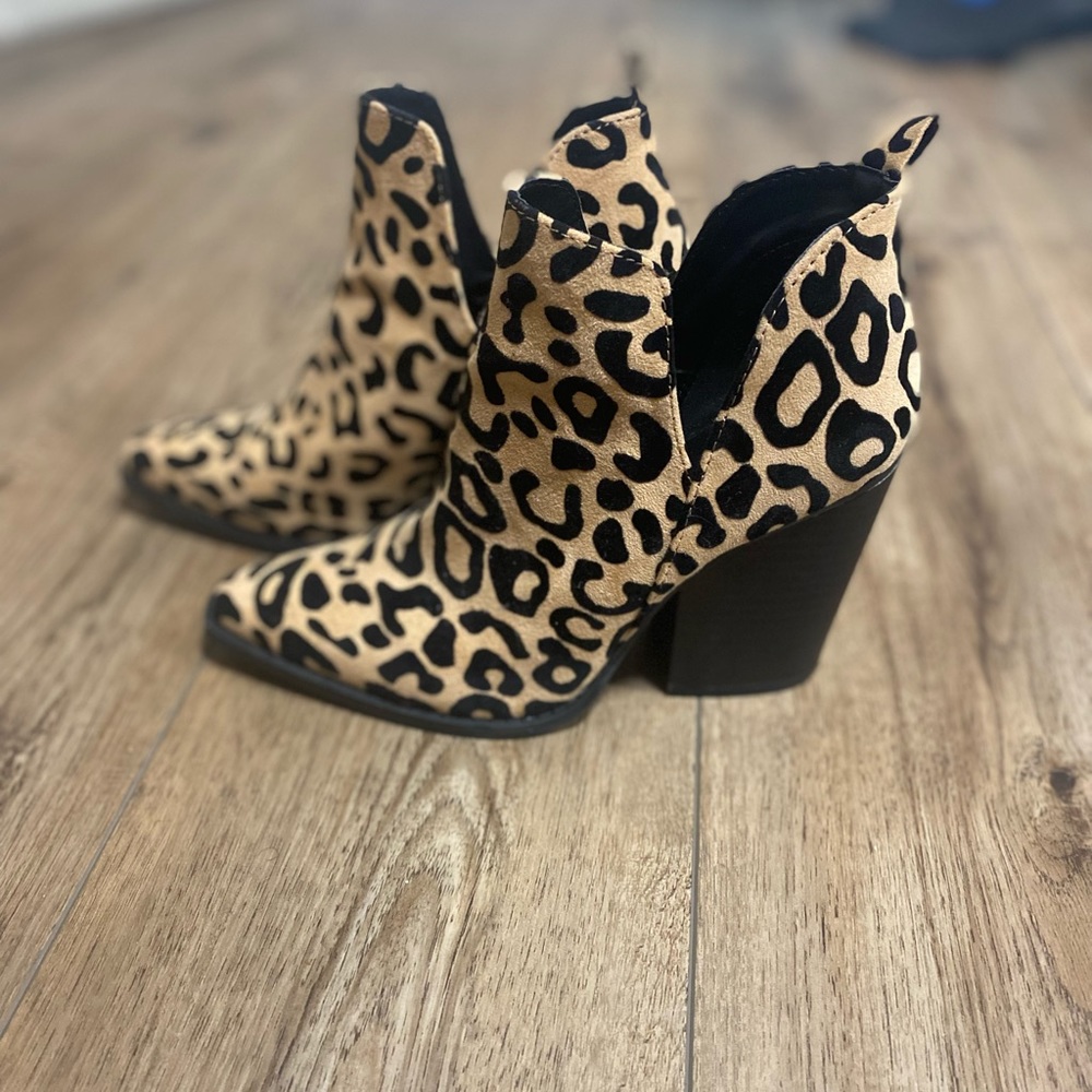 Leopard Booties Size 7